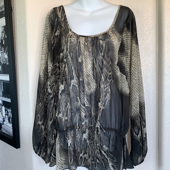 VÉRTIGO PARIS green cream top, snake print, cuffs, drawstring waist. M EUC - Picture 1 of 16